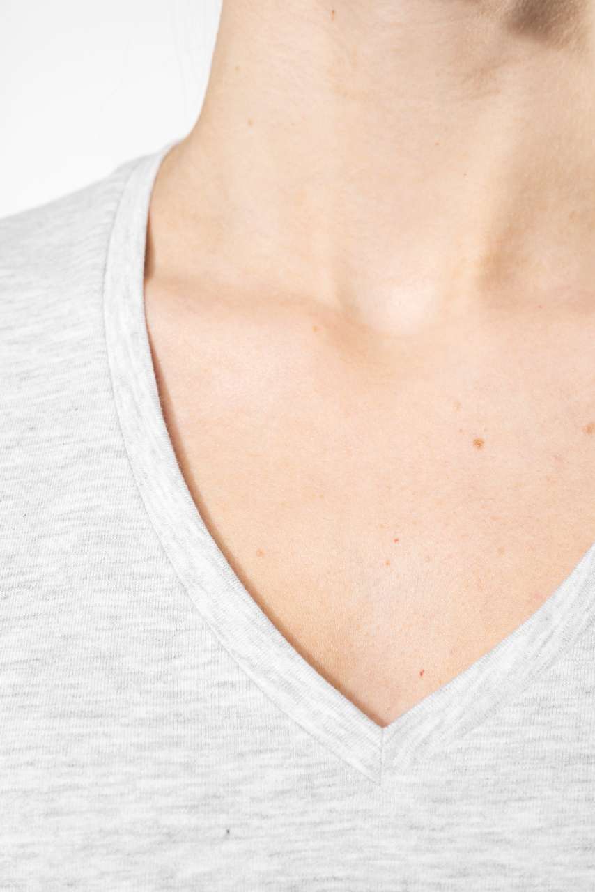 KA381 - LADIES' SHORT-SLEEVED V-NECK T-SHIRT