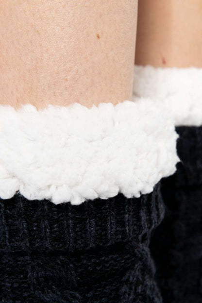 KA815 - SHERPA-LINED LOUNGE SOCKS