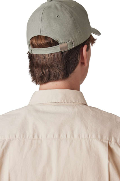 KP198 - CAP IN ORGANIC COTTON WITH CONTRASTING SANDWICH PEAK - 6 PANELS