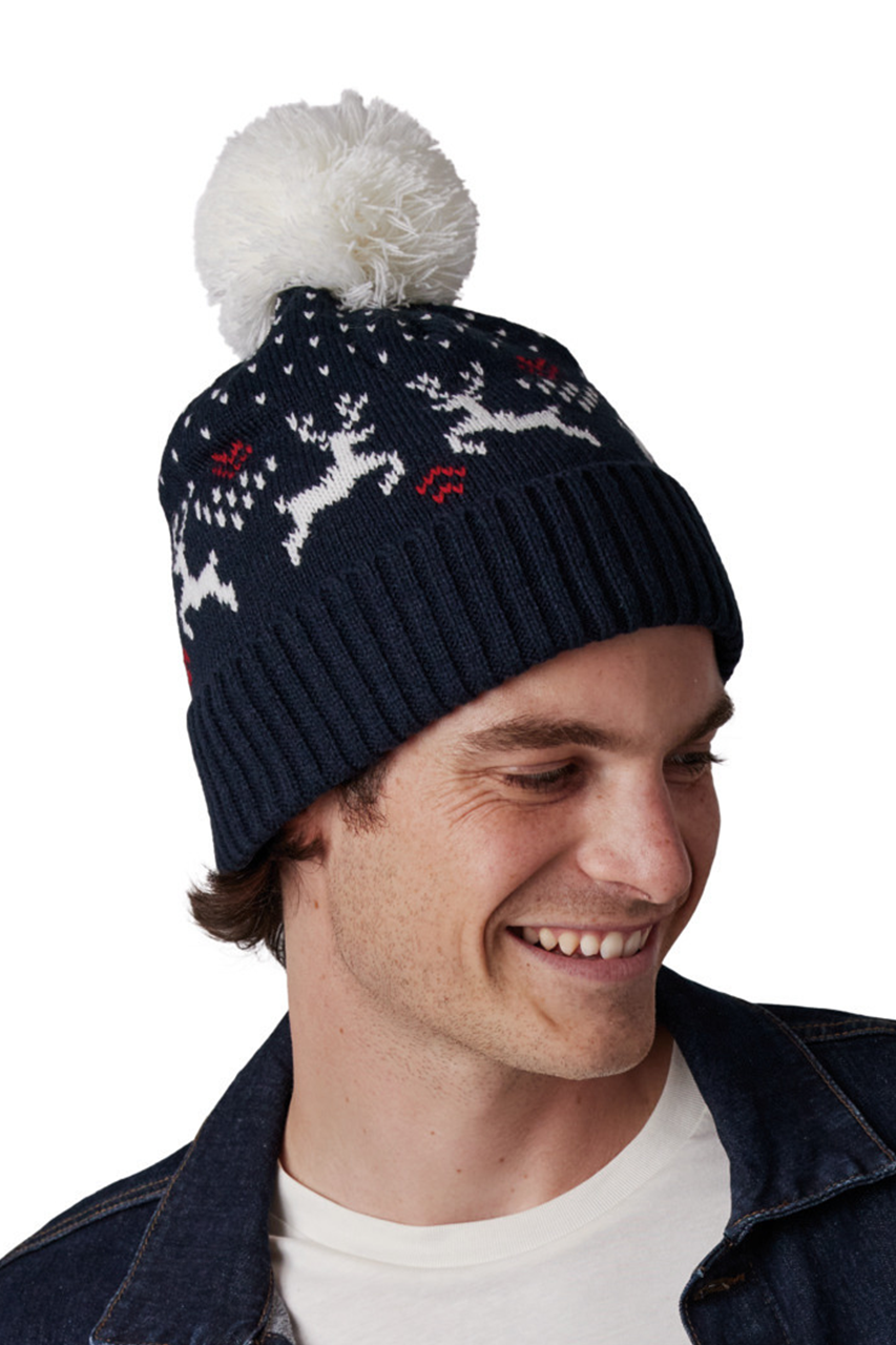 KP512 - WINTER BEANIE WITH REINDEER DESIGN