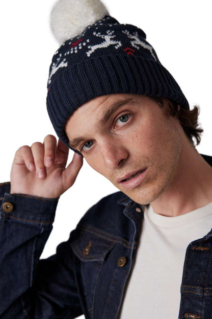 KP512 - WINTER BEANIE WITH REINDEER DESIGN