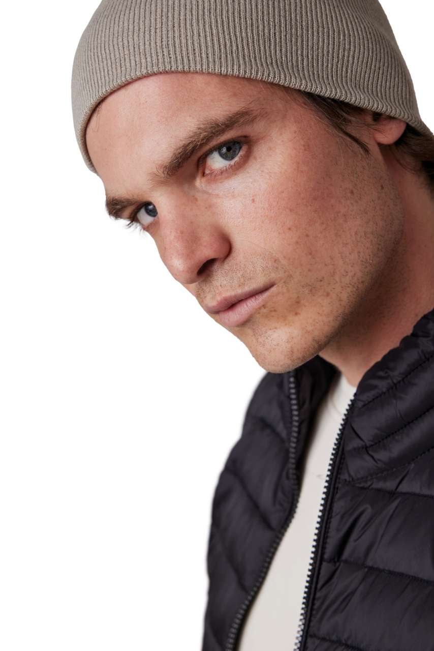 KP513 - KNITTED BEANIE