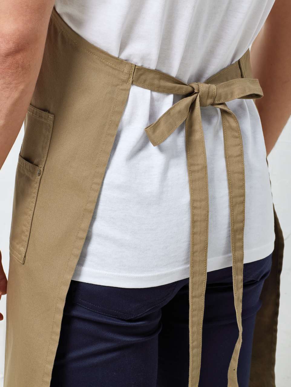 PR132 - 'CHINO’ BIB APRON