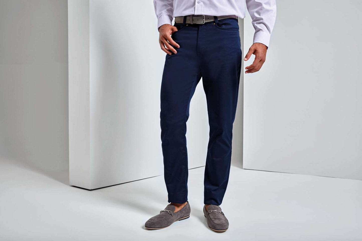 PR560 - MEN'S PERFORMANCE CHINO JEANS